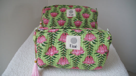 Toilettas groen met roze bloem