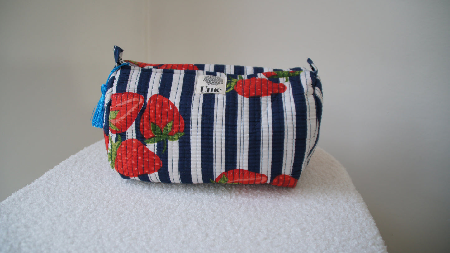 Toilettas Berry Blue