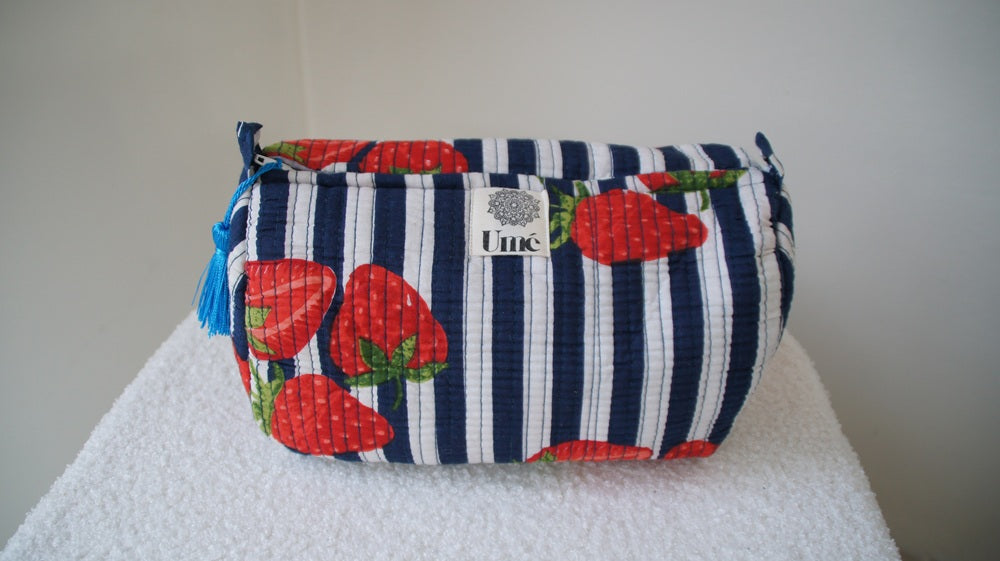 Toilettas Berry Blue