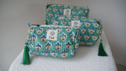 Toilettas groen met bloem