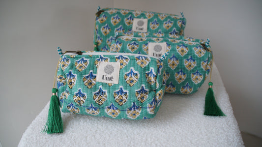 Toilettas groen met bloem