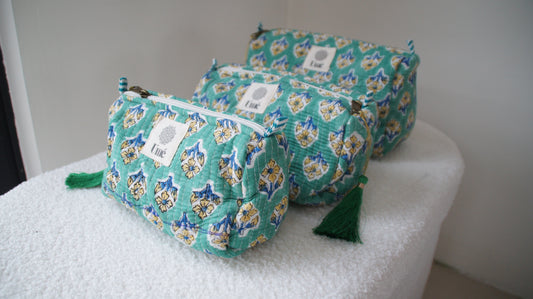 Toilettas groen met bloem