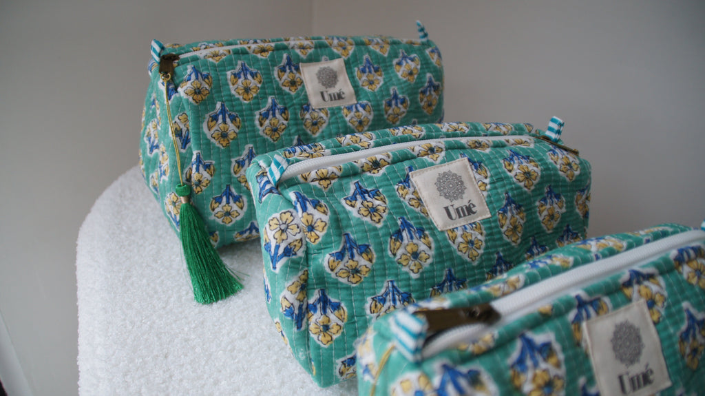 Toilettas groen met bloem