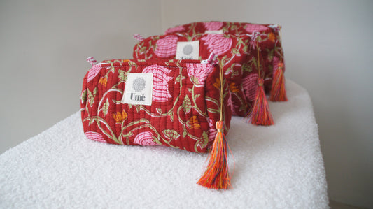 Toilettas bordeaux met bloemen