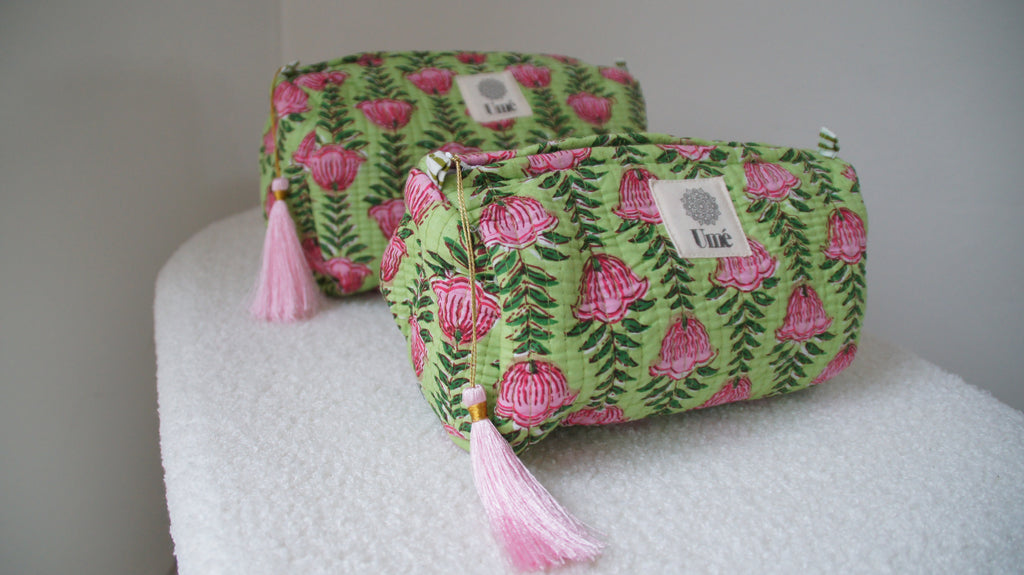 Toilettas groen met roze bloem