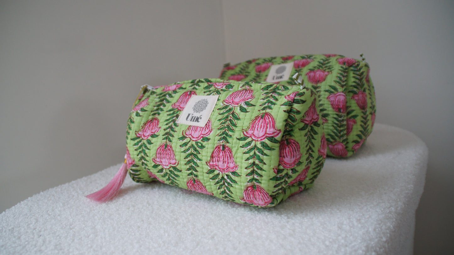 Toilettas groen met roze bloem