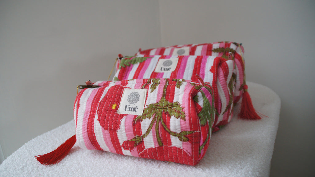 Toilettas rood/roze gestreept met bloem