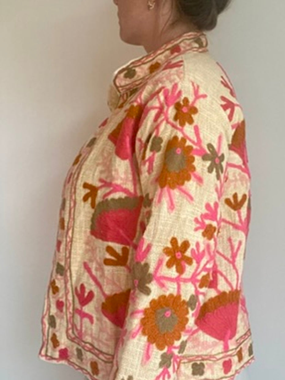 Suzani jasje geel - oranje/roze geborduurd