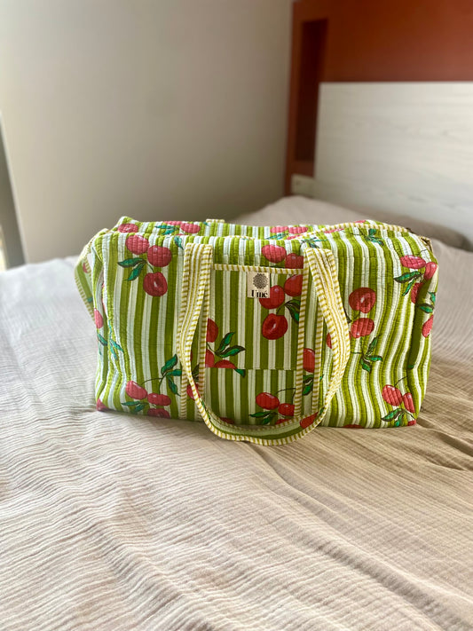 Weekendtas groen met kersen