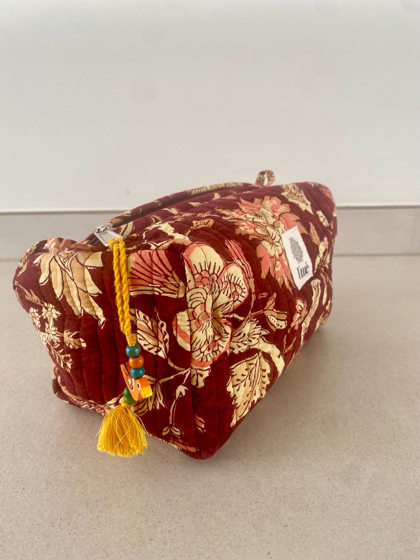 Toilettas Burgundy Bloom