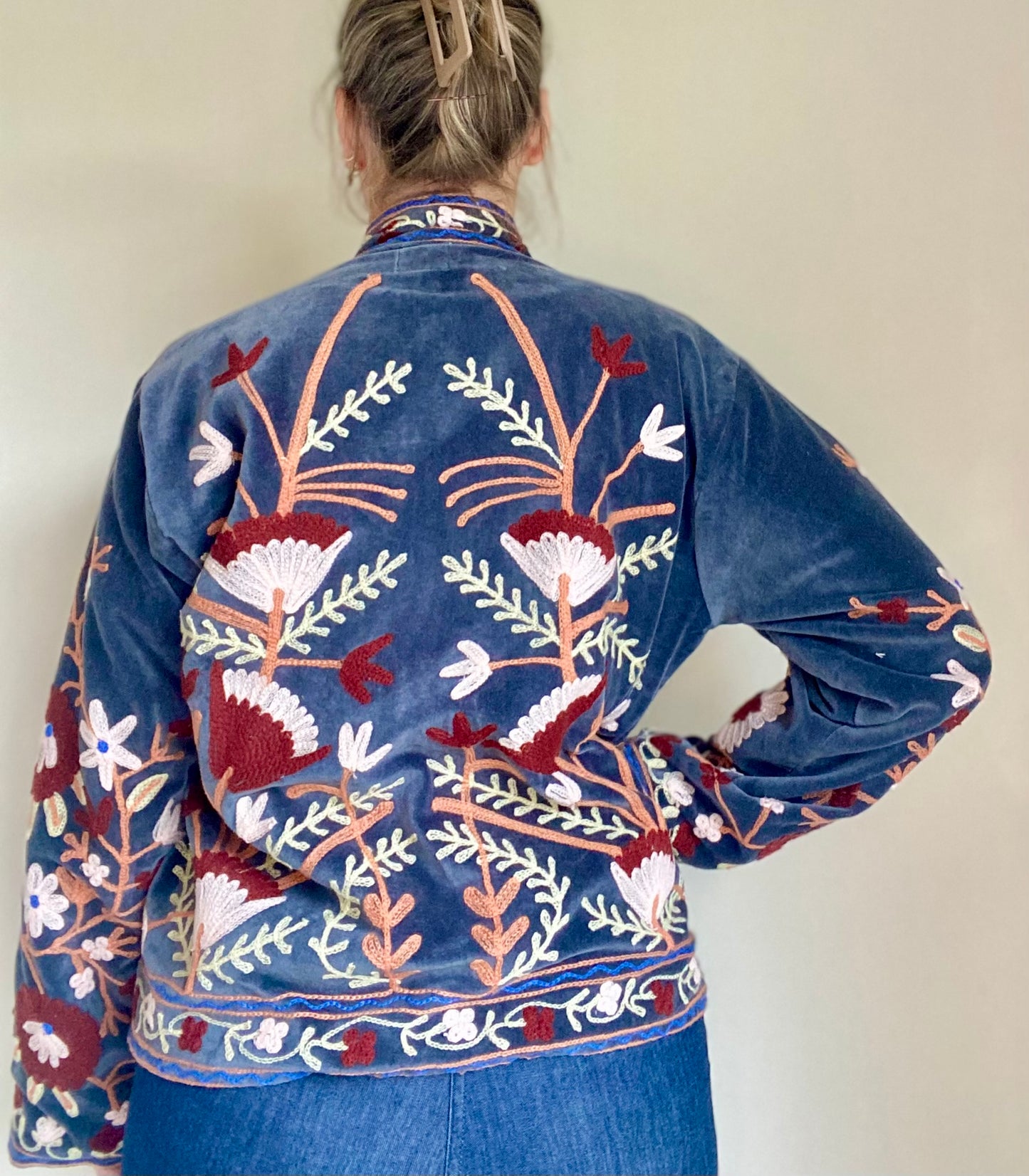 Suzani velvet jasje grijs