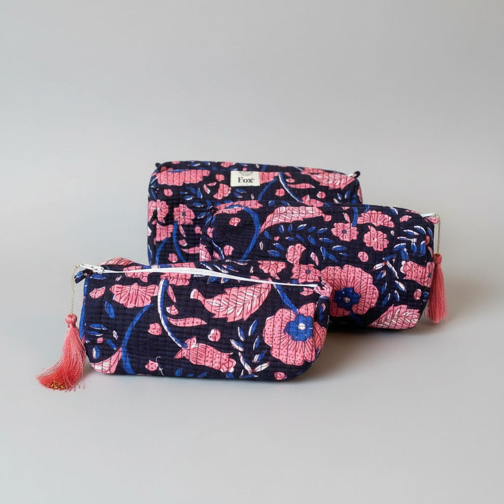 Toilettas donkerblauw met bloemen